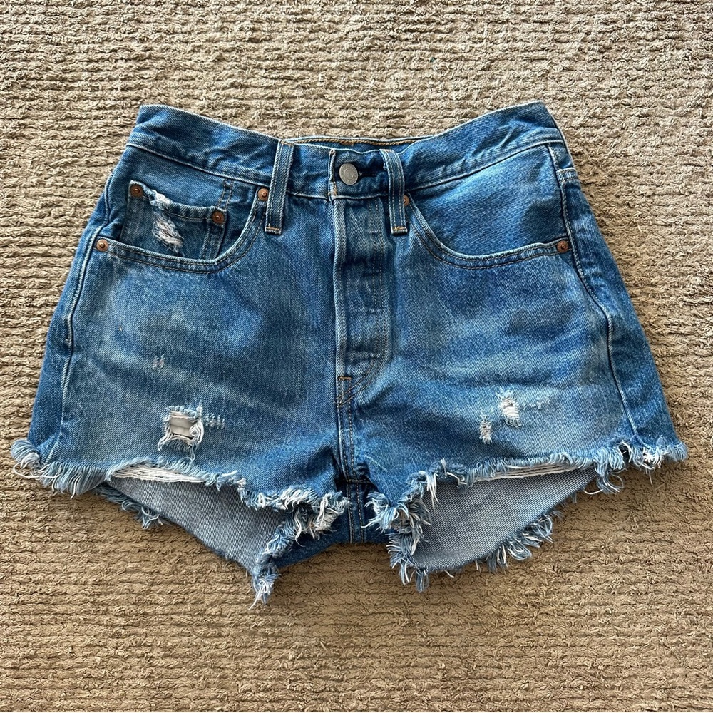 Levi’s 501 Jean shorts - size 26